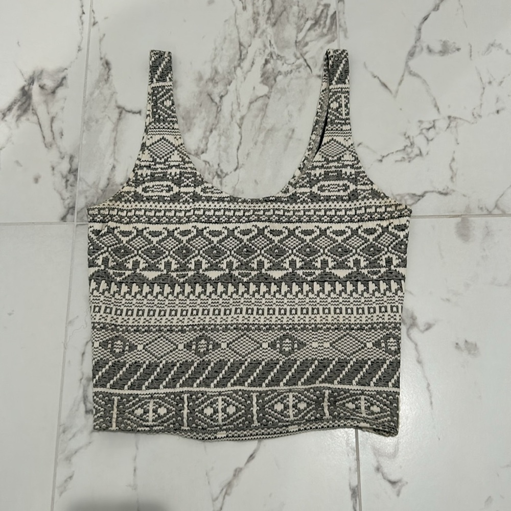 Hollister Aztec double-lined crop tank | S